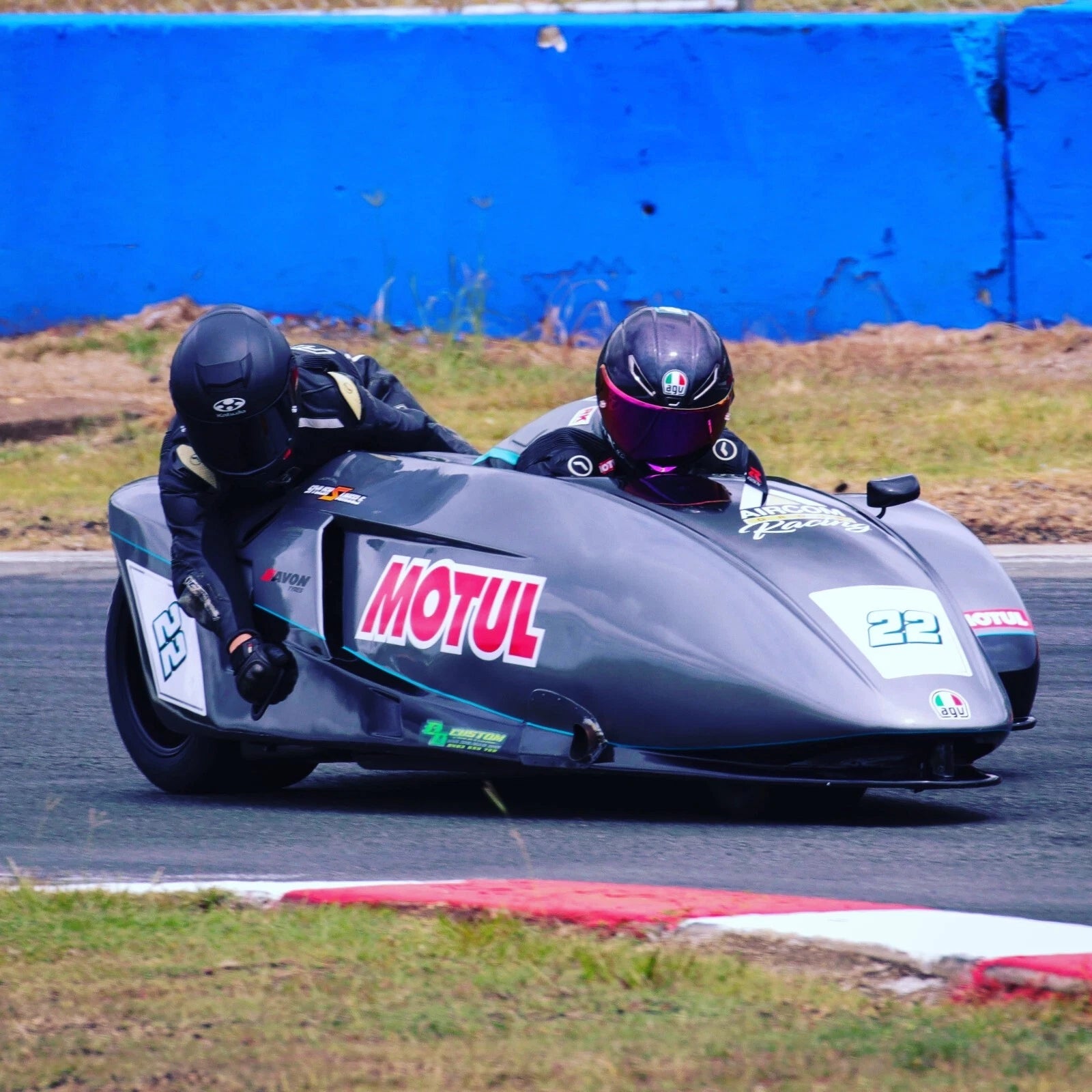 Motul 300V 15W50 Factory Line Road Racing 100% Synthetic 1 Litre Engine Oil.